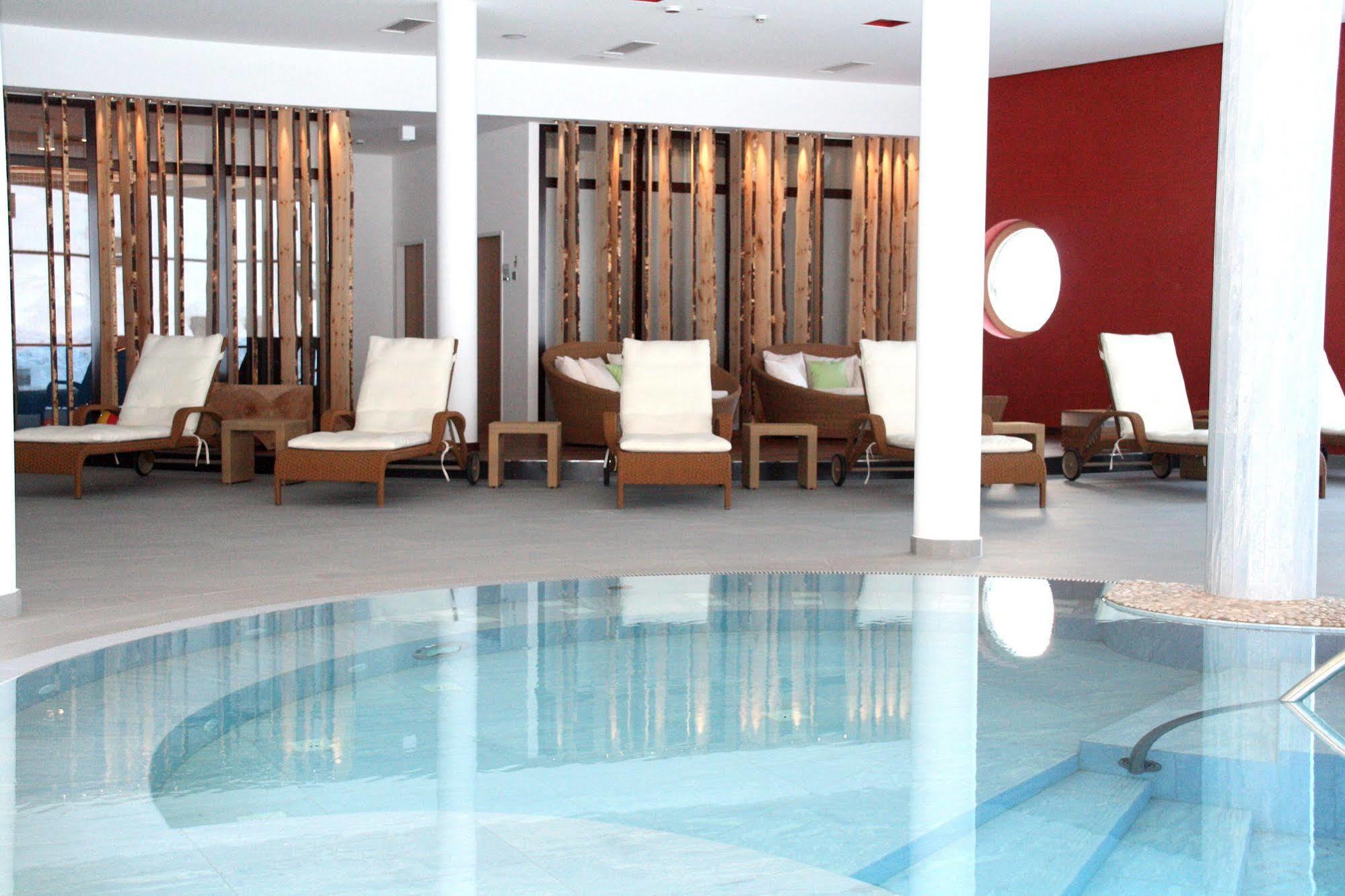 Spa Hotel Zedern Klang Хопфгартен-ин-Деферегген Экстерьер фото