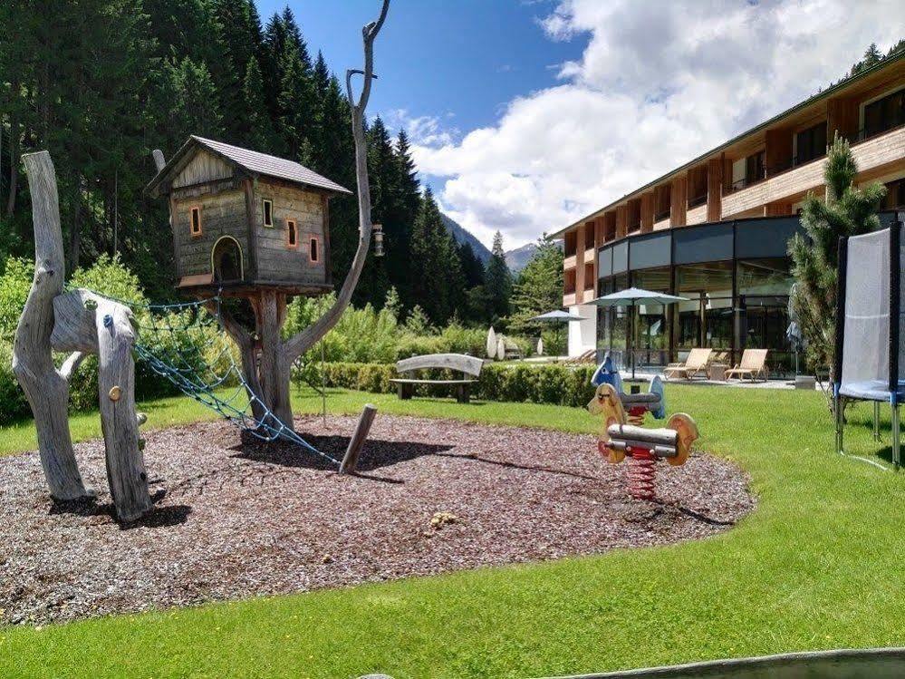 Spa Hotel Zedern Klang Хопфгартен-ин-Деферегген Экстерьер фото